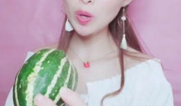 娱乐吃瓜酱的画面图片大全