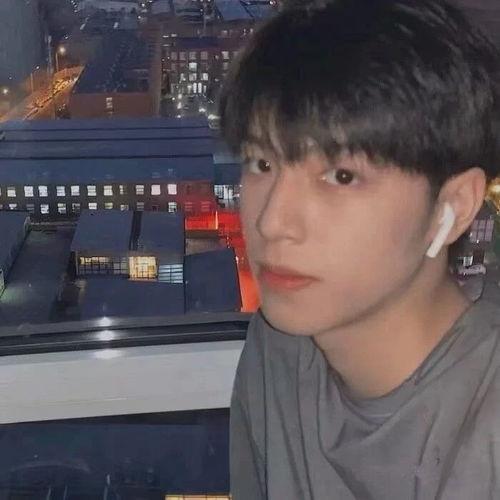 娱乐吃瓜头像男真人